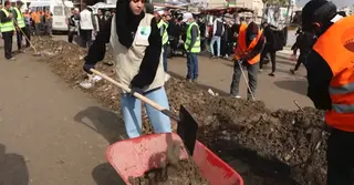 গাজা উপত্যকা পুনর্গঠনে কাঁধে কাঁধ মিলিয়ে কাজ করছেন ফিলিস্তিনিরা